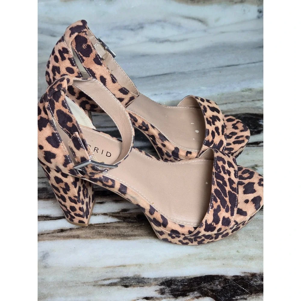 Torrid Leopard Print Platform‎ Block Heels Ankle Strap Sandals 8.5WW